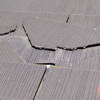 屋根ひび割れ